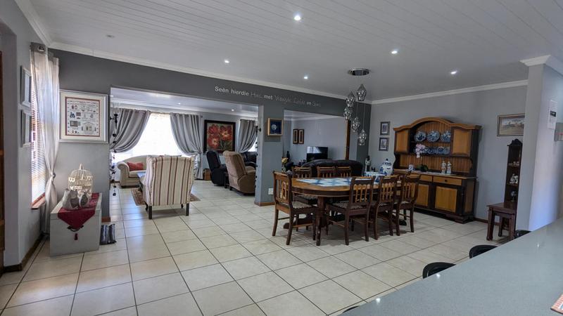 3 Bedroom Property for Sale in Denver Park Western Cape